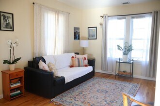 49 Paradise Rd-Unit -2 in Swampscott, MA - Building Photo - Building Photo