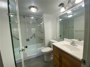 8735 Ramblewood Dr, Unit 112 in Coral Springs, FL - Foto de edificio - Building Photo