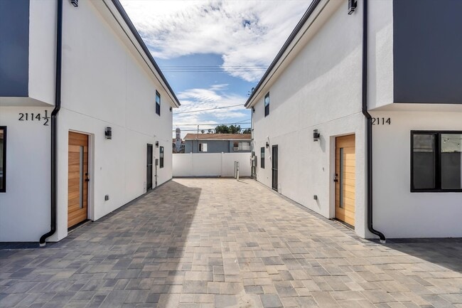 2116 E 2nd St in Los Angeles, CA - Foto de edificio - Building Photo