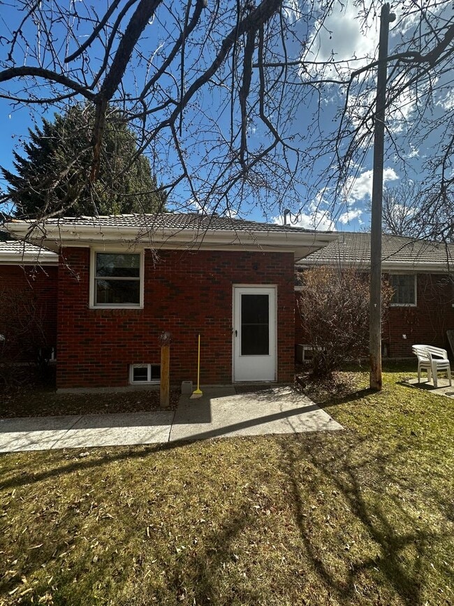 property at 508 W Grant St