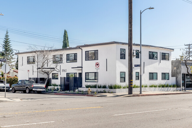 8960 Hargis St in Los Angeles, CA - Foto de edificio - Primary Photo