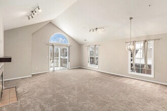 28541 Carlton Way Dr in Novi, MI - Building Photo - Building Photo