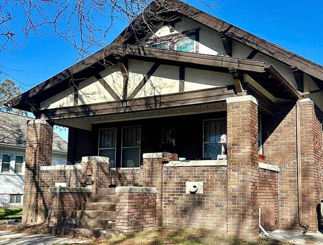 property at 1318 New Hampshire St