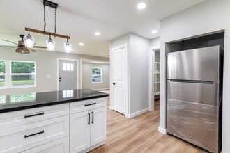 9529 Fairland Dr in Houston, TX - Building Photo - Building Photo