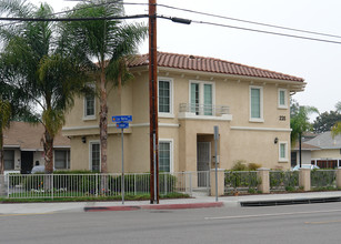 235 W La Veta Ave in Orange, CA - Building Photo - Building Photo