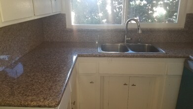 1025 Idaho Ave in Santa Monica, CA - Building Photo - Building Photo