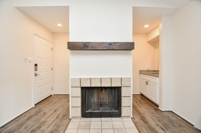 property at 1915 Augusta Dr