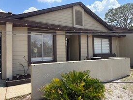 160 Clear Lake Cir in Sanford, FL - Building Photo