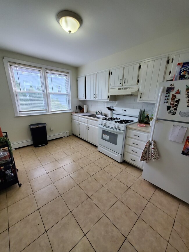 16 Mechanic St in Bayonne, NJ - Building Photo - Building Photo