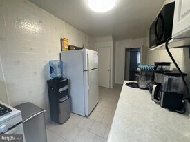 6010 Oakland St in Philadelphia, PA - Building Photo