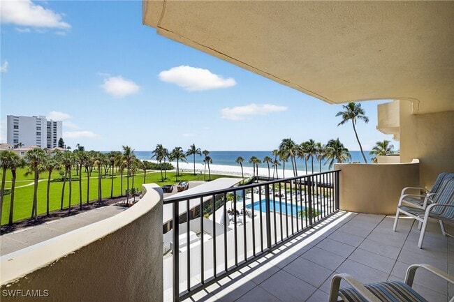 property at 4001 Gulf Shore Blvd N