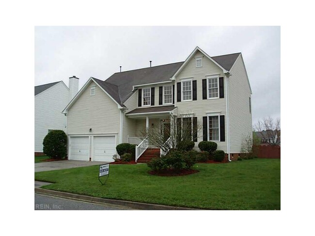 1001 New Mill Dr in Chesapeake, VA - Building Photo - Building Photo