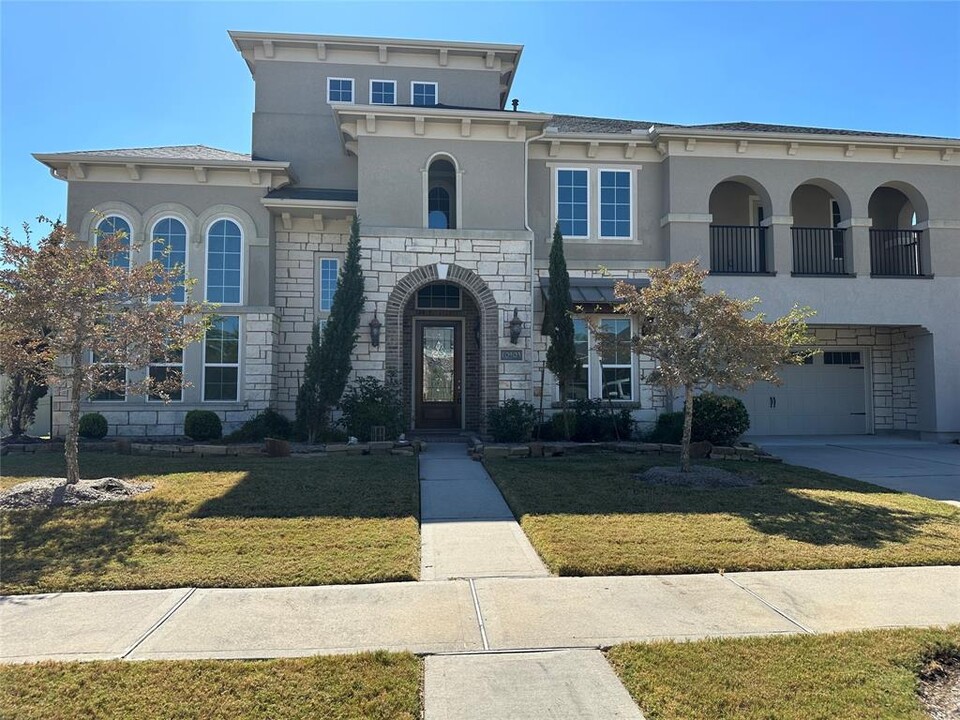 10403 Roseate Skimmer in Conroe, TX - Building Photo