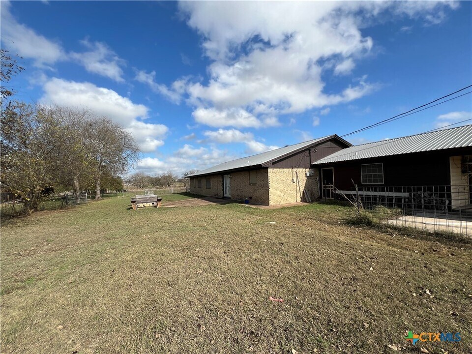 10694 FM1670 in Salado, TX - Building Photo