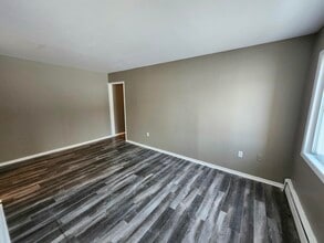 2 Reading Crescent in Saint John, NB - Building Photo - Building Photo