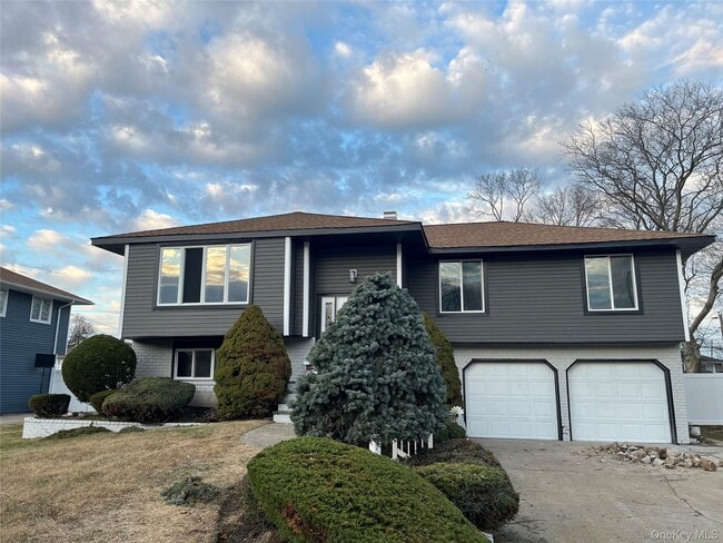 property at 5 Farmstead Rd
