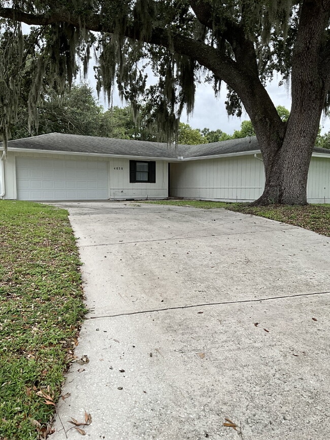 4038 Doral in Winter Haven, FL - Building Photo - Building Photo