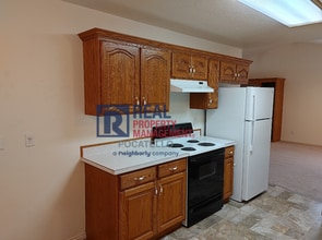 1320 E Cedar St in Pocatello, ID - Building Photo - Building Photo