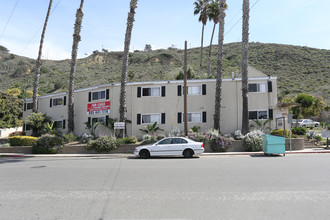 Ventura Valley View Apartments in Ventura, CA - Foto de edificio - Building Photo