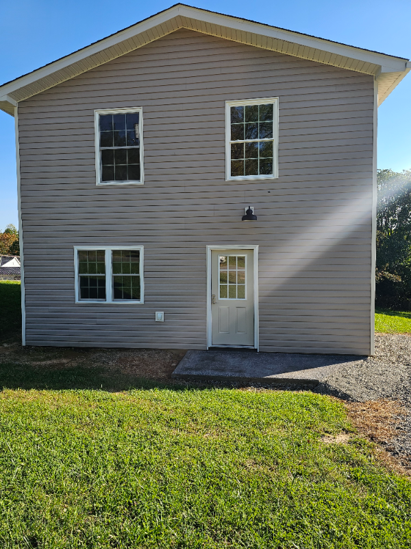 279 Reservoir St in Bristol, VA - Foto de edificio - Building Photo