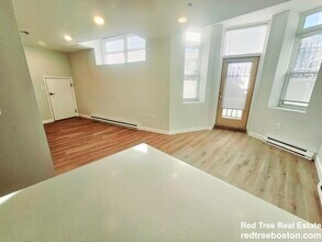 195 Park Dr in Boston, MA - Foto de edificio - Building Photo