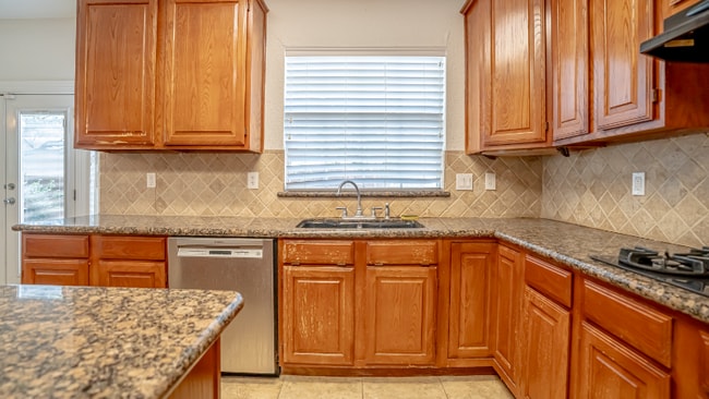 5001 Union Lake Dr in Fort Worth, TX - Building Photo - Building Photo