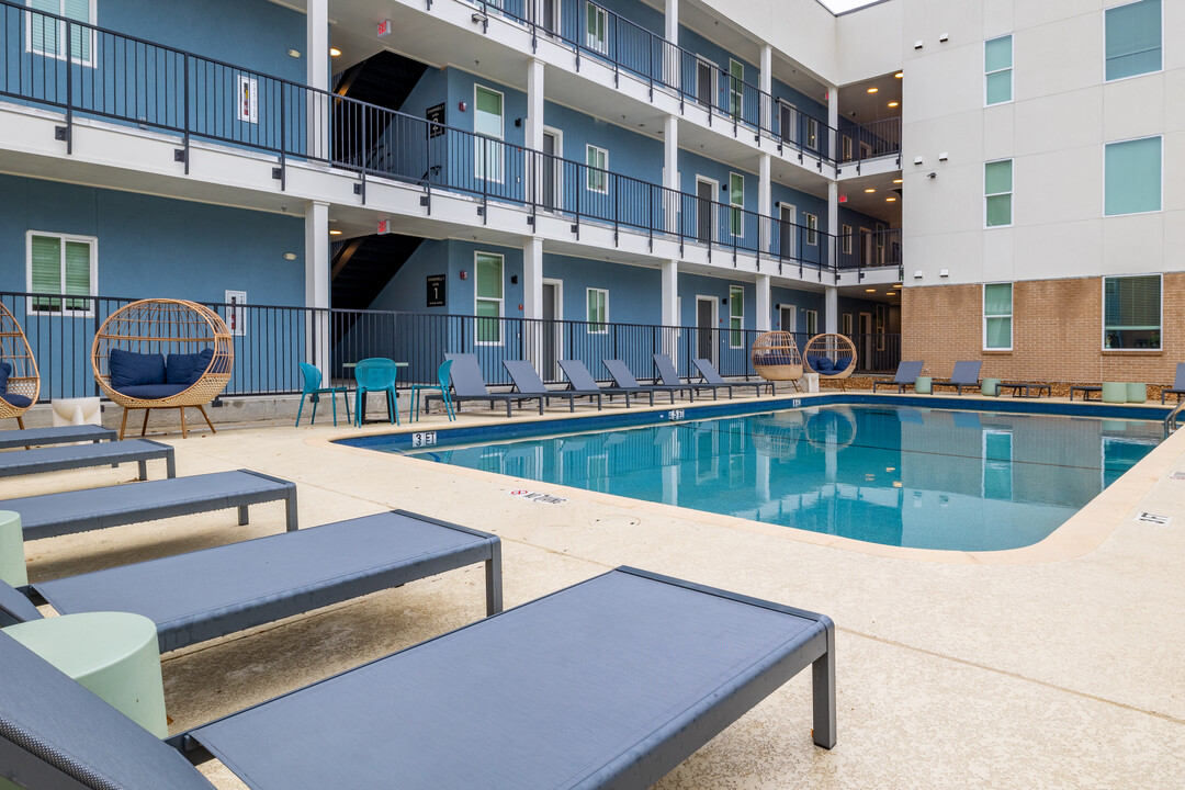 Campus Trailhead Student Apartments in San Marcos, TX - Foto de edificio