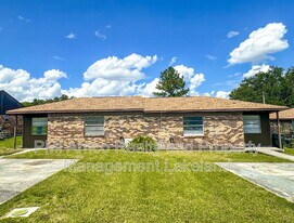 3214 Crystal Hills Loop E in Lakeland, FL - Building Photo