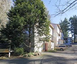 JANEWOOD WEST in Portland, OR - Building Photo - Building Photo