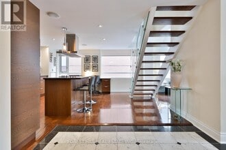 80 Cumberland St in Toronto, ON - Building Photo - Building Photo