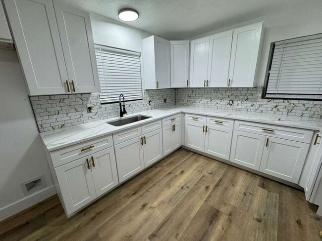 property at 2705 Tanglewood Ave