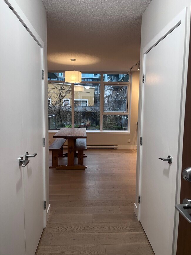 250 6th Av E in Vancouver, BC - Building Photo - Building Photo