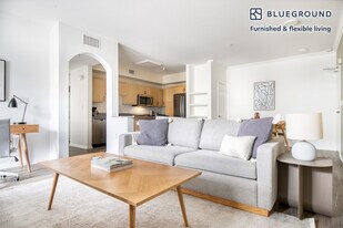 1724 Highland Ave in Los Angeles, CA - Building Photo