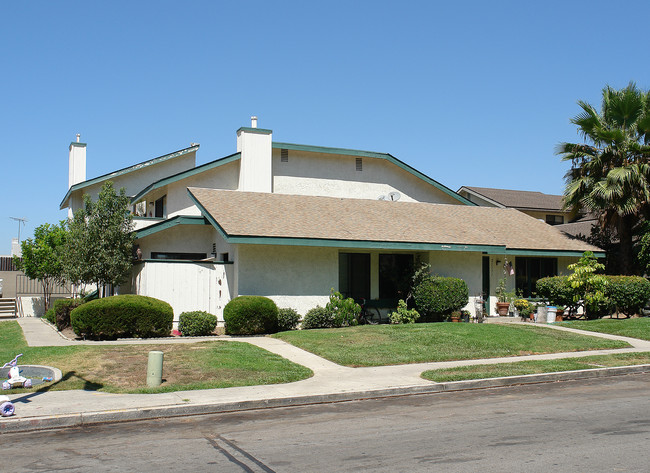 23171 Saguaro St in Lake Forest, CA - Building Photo - Building Photo