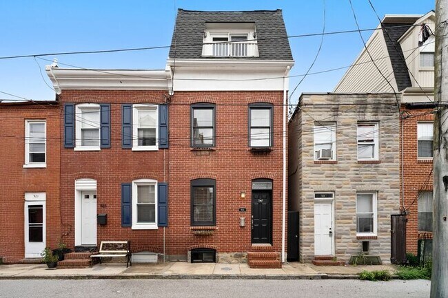 property at 925 S Belnord Ave