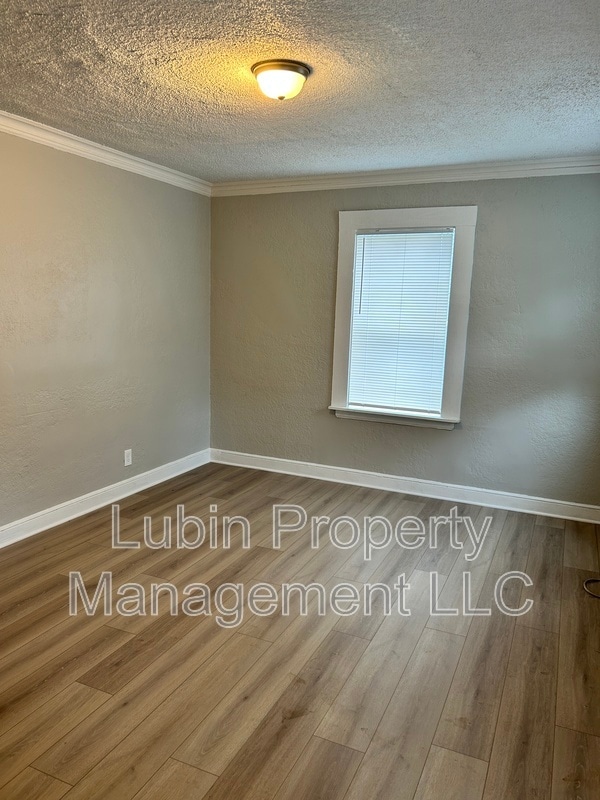 2406 Forest Ave in Memphis, TN - Building Photo - Building Photo