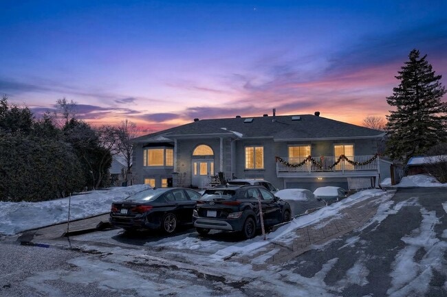 property at 45 Assiniboine Dr