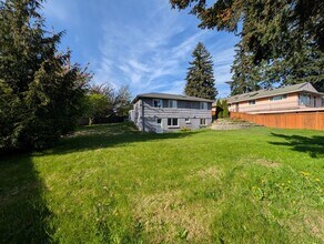 19021 8th Ave S in Des Moines, WA - Building Photo - Building Photo