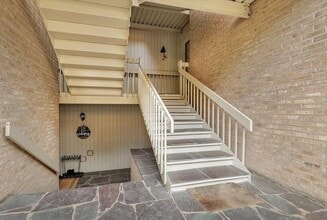 5260 Crossbow Cir in Cave Spring, VA - Building Photo - Building Photo