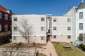 Fairmont Square Apartments in Washington, DC - Building Photo - Building Photo