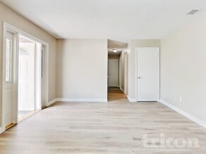 902 Check Pl in Seffner, FL - Building Photo - Building Photo