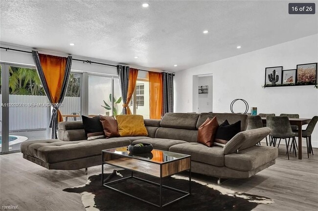 1420 NE 201st Terrace in Miami, FL - Building Photo - Building Photo