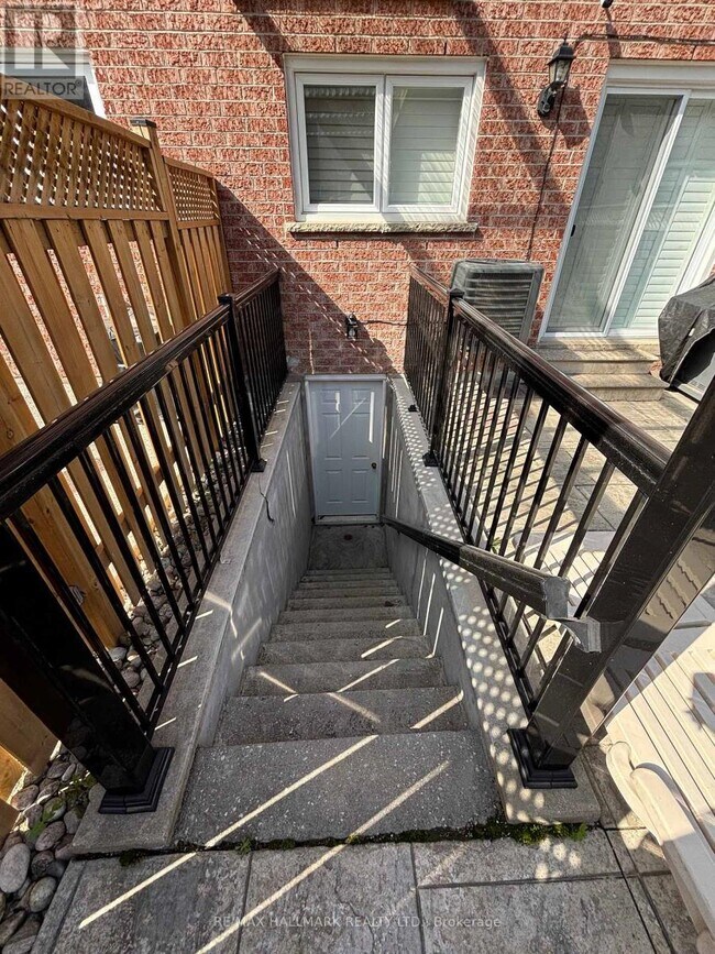 5451 Richmeadow Mews in Mississauga, ON - Building Photo - Building Photo
