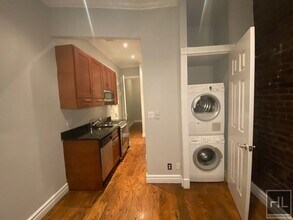 Leroy Street in New York, NY - Building Photo - Building Photo