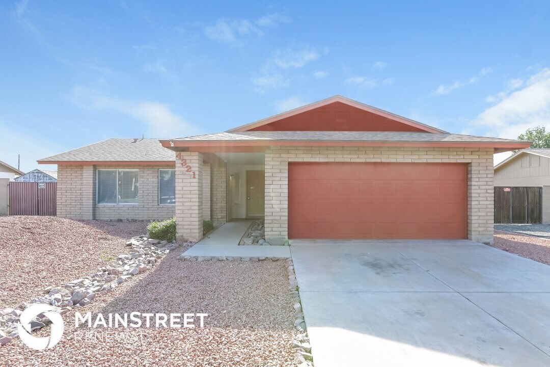 4321 W Park Pl in Glendale, AZ - Foto de edificio