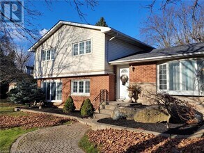 1487 Hwy 8 in Hamilton, ON - Building Photo - Building Photo