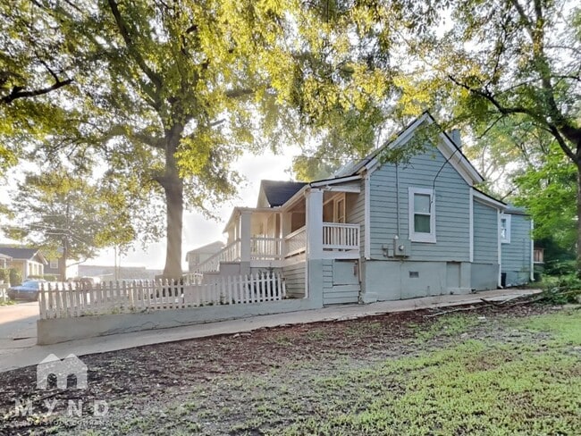 property at 117 Thayer Ave SE