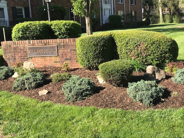 property at 22 Williamsburg Cir