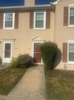 150 McNair Ct in Franklin Township, NJ - Building Photo