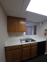 8005 Rothington Rd, Unit 653-102 in Dallas, TX - Building Photo - Building Photo